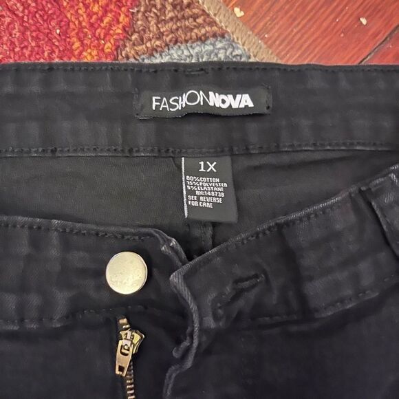 Fashion Nova 1X Black Jeans Busted Zipper - Picture 4 of 7